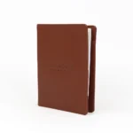 Bagtrainer - VisionBook A5 - Gemaakt uit hoogwaardig volnerfleer in de kleur tan, met een minimalistisch, functioneel en duurzaam design.